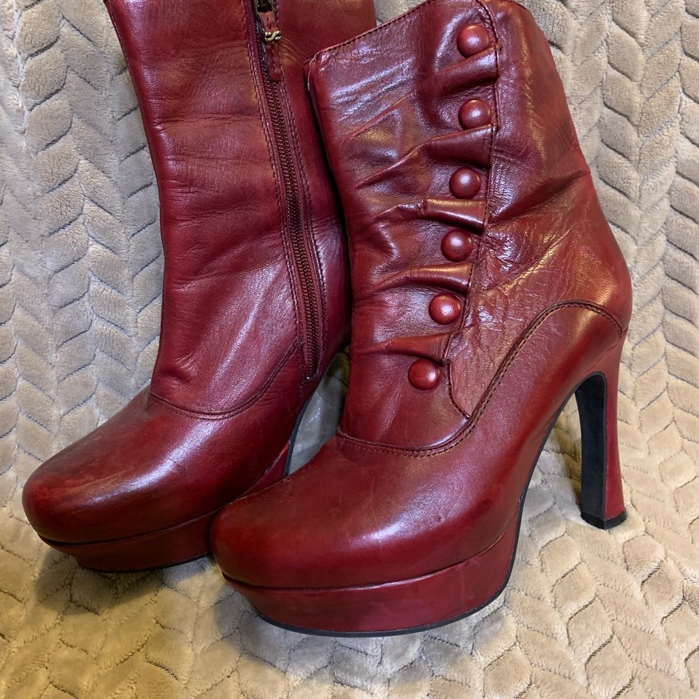 Earthies Burgundy Heeled Boots